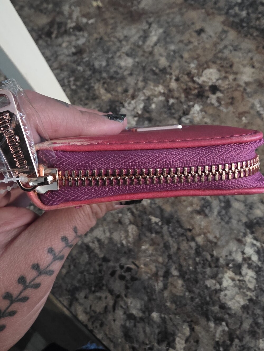 Loungefly Fuchsia Wallet with Cream Flame Detail- Goofy - Picture 5 of 7